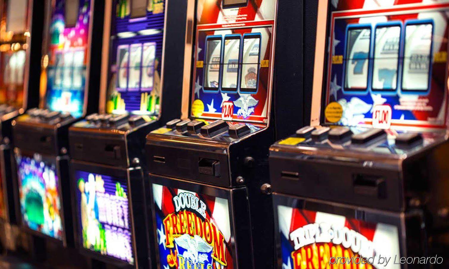 לאוטון Apache Casino Hotel מראה חיצוני תמונה