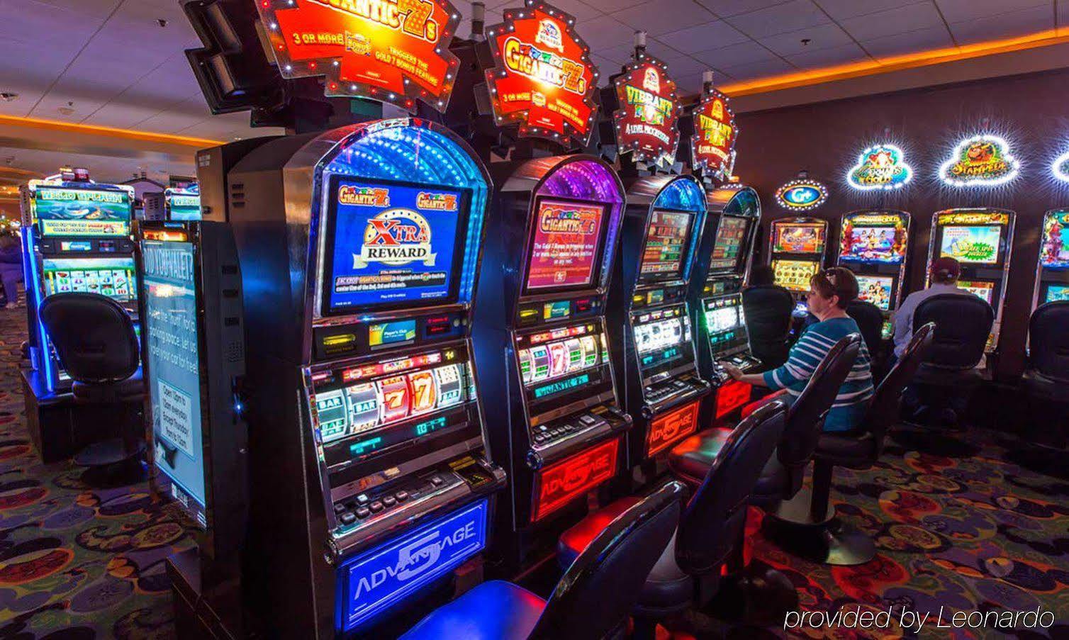 לאוטון Apache Casino Hotel מראה חיצוני תמונה