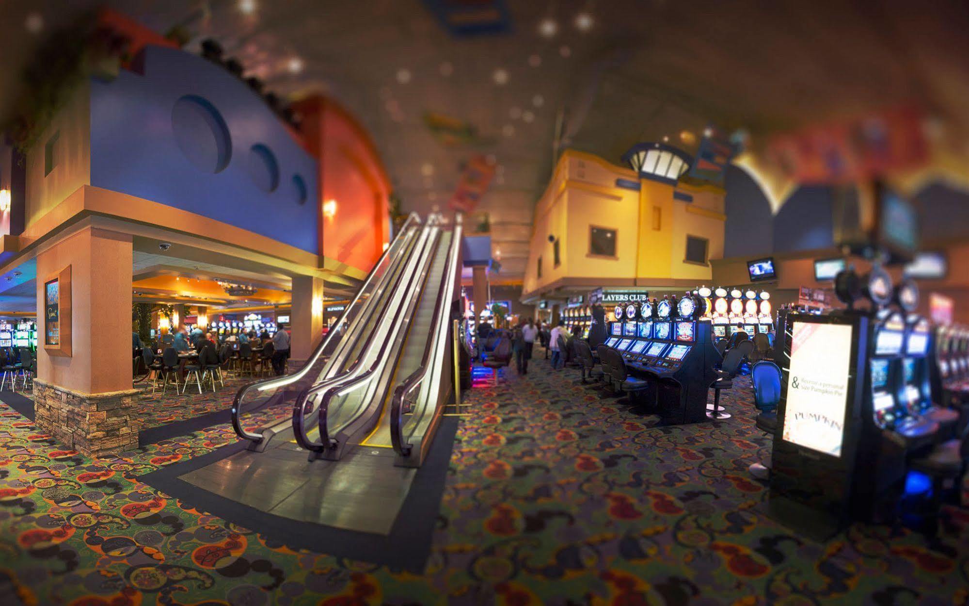 לאוטון Apache Casino Hotel מראה חיצוני תמונה
